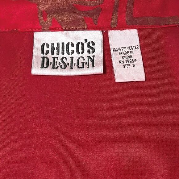 Chico’s Women’s 3 XL 16 Red Bronze Asian Symbol Faux Suede Button Up Artwear Top - Picture 3 of 9